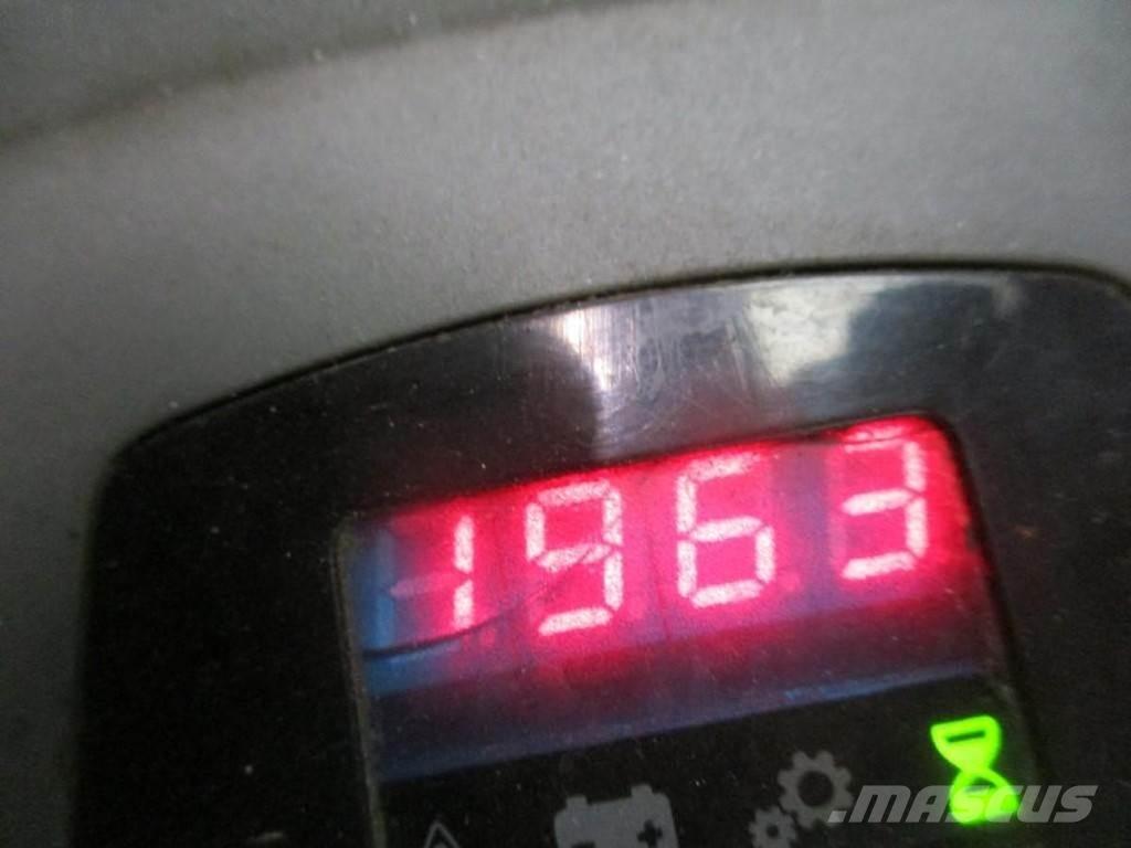 Toyota LPE 200 Транспалетни колички с платформи