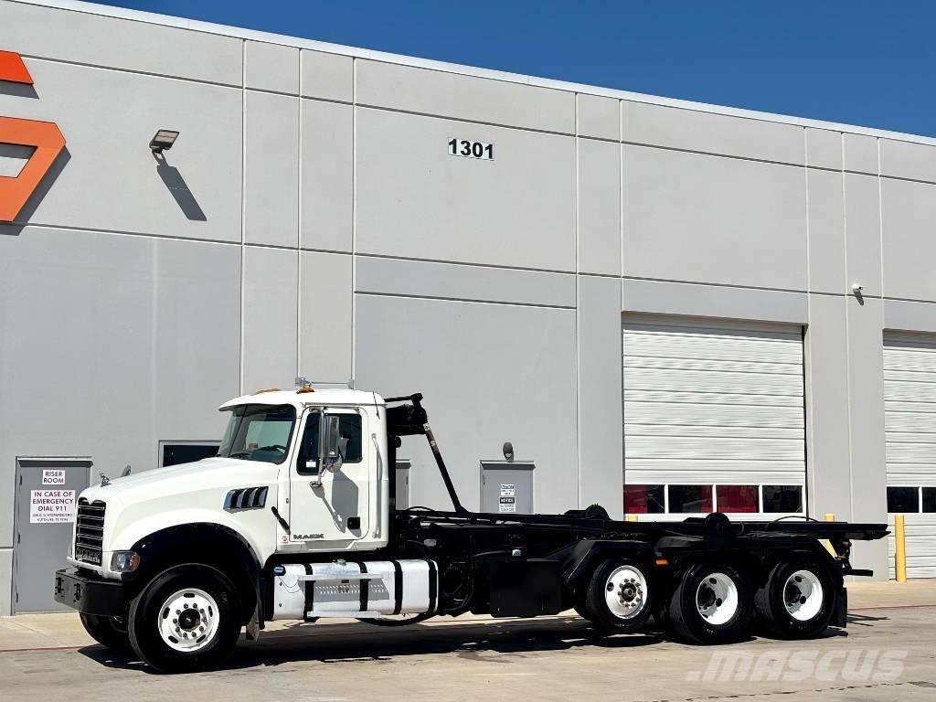 Mack CV 713 Влекачи