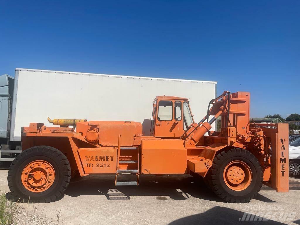 Valmet TD2212 Дизелови камиони