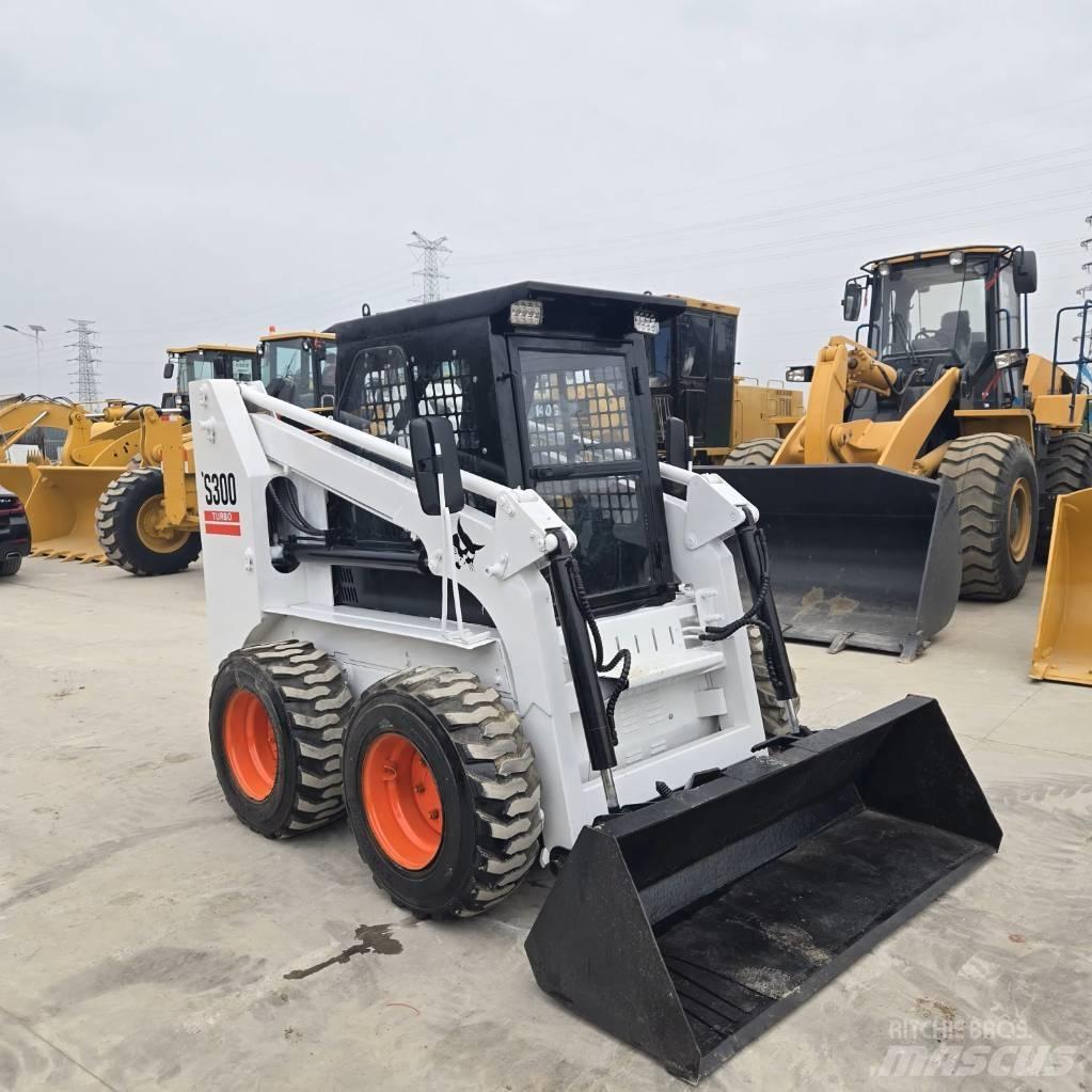 Bobcat S 300 Мини товарачи
