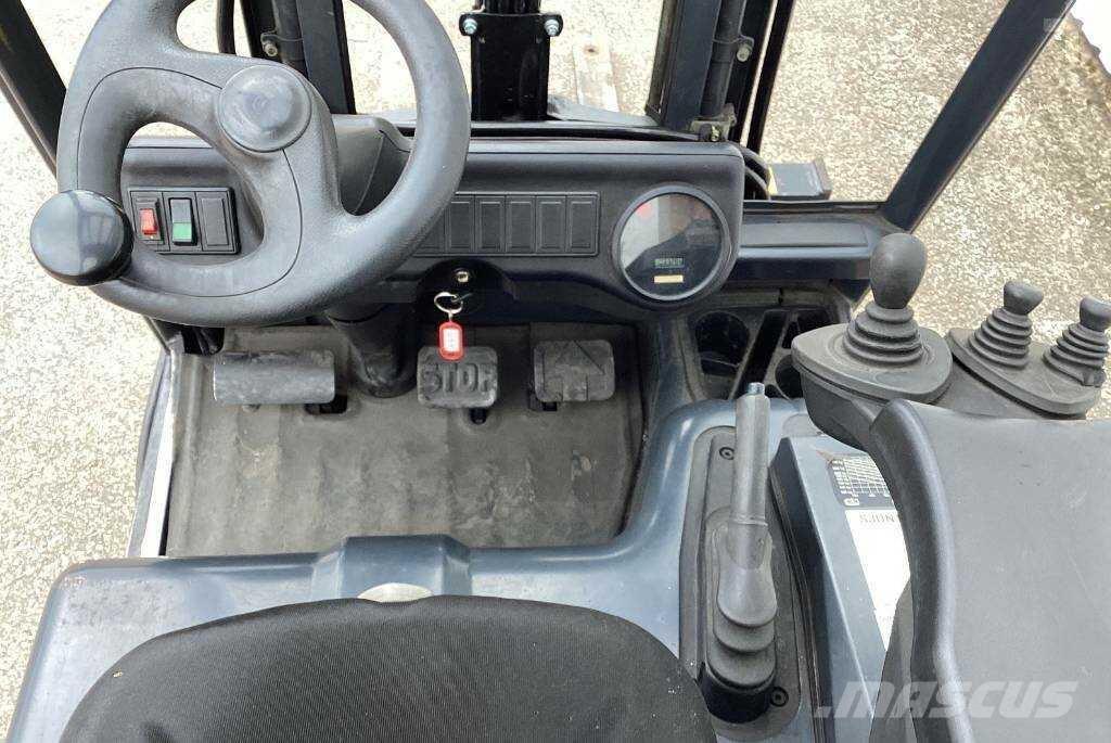 Linde E 18 C Електрически вилични кари-повдигачи