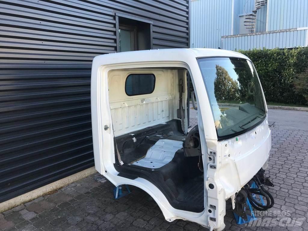 Renault Maxity Кабини