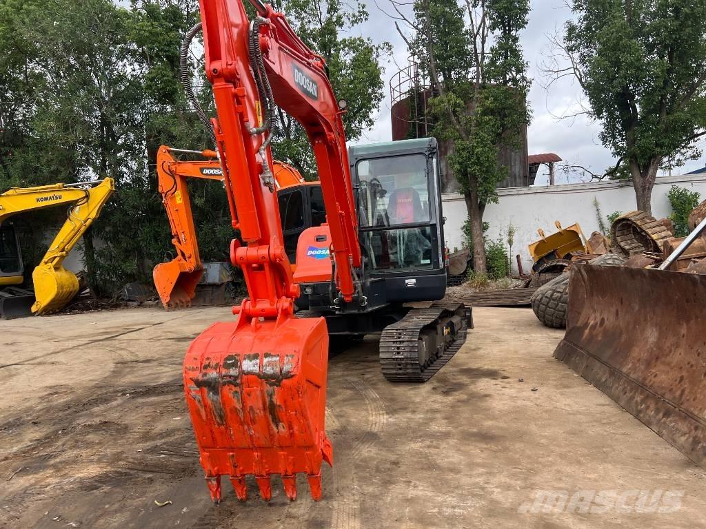 Doosan DX60 Верижен екскаватор