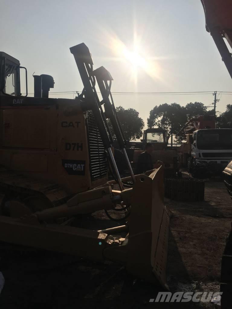 CAT D7H Верижни булдозери
