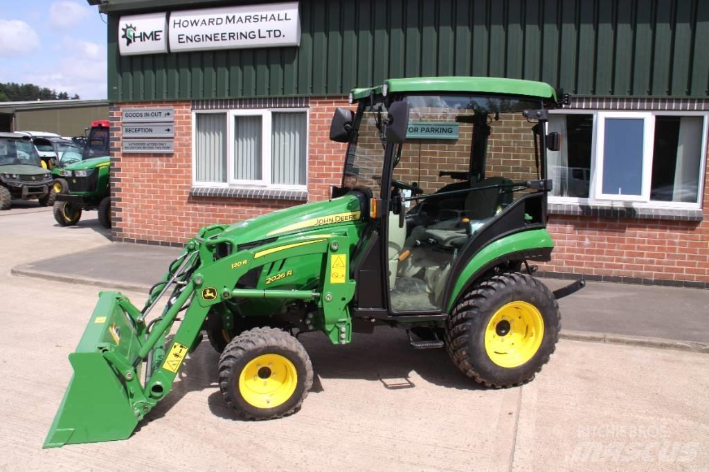 John Deere 2026R Трактори