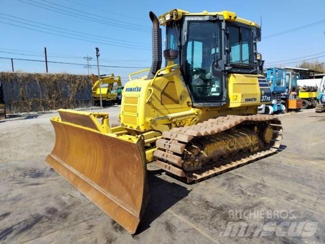 Komatsu D37PX-23 Верижни булдозери
