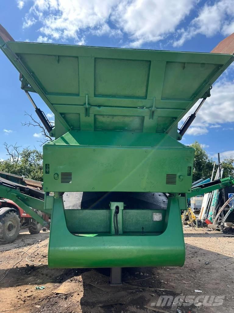 McCloskey R155 Мобилни скрийнери

