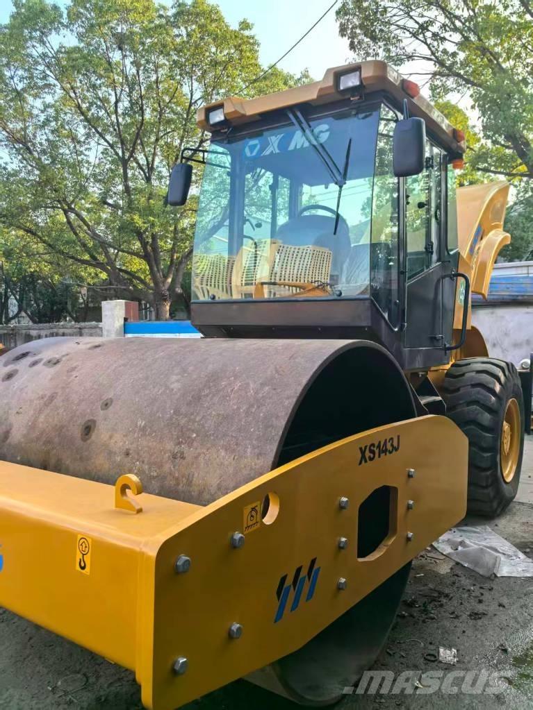 XCMG XS142J Еднобарабанни ролки
