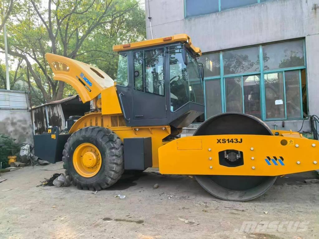 XCMG XS142J Еднобарабанни ролки
