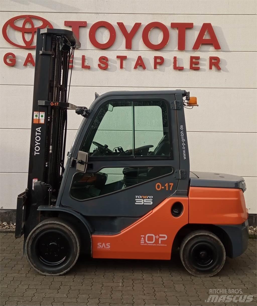 Toyota 52-8FDJF35 Дизелови камиони
