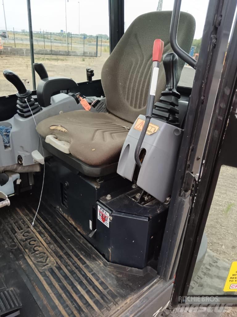 Kubota U 27-4 Мини екскаватори < 7 т