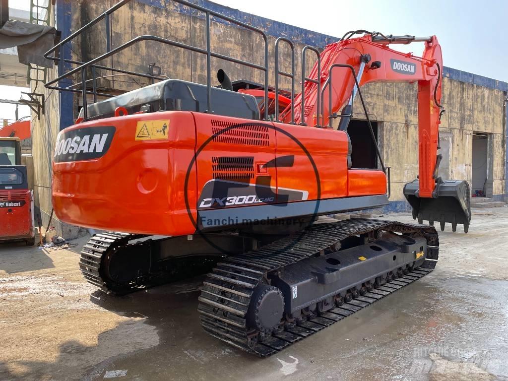 Doosan DX300 Верижен екскаватор