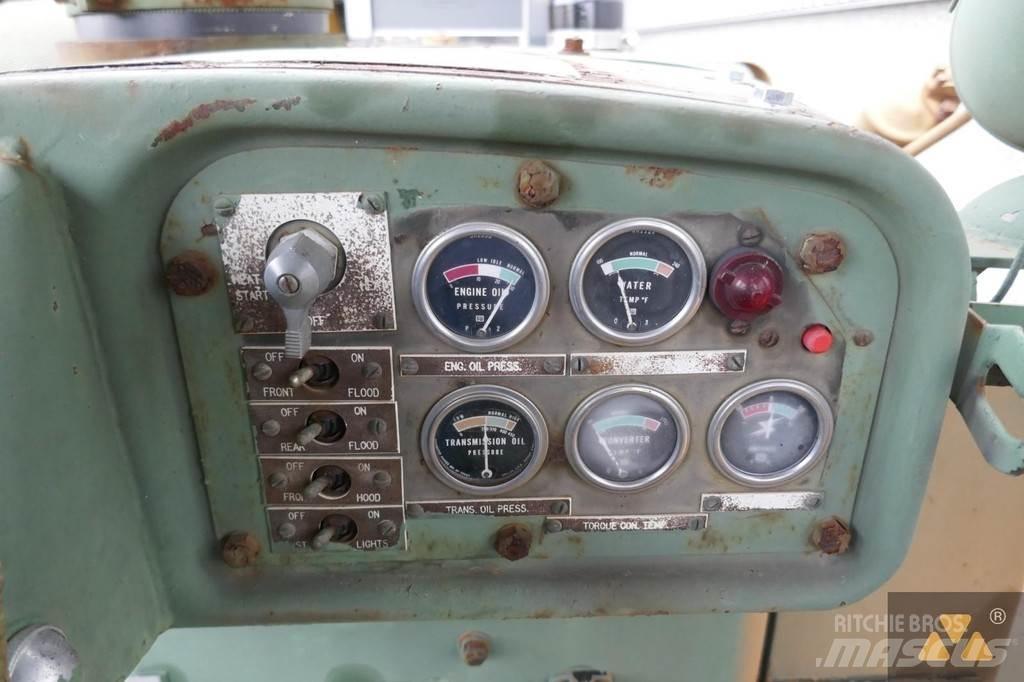 CAT D7F Ex-army Верижни булдозери
