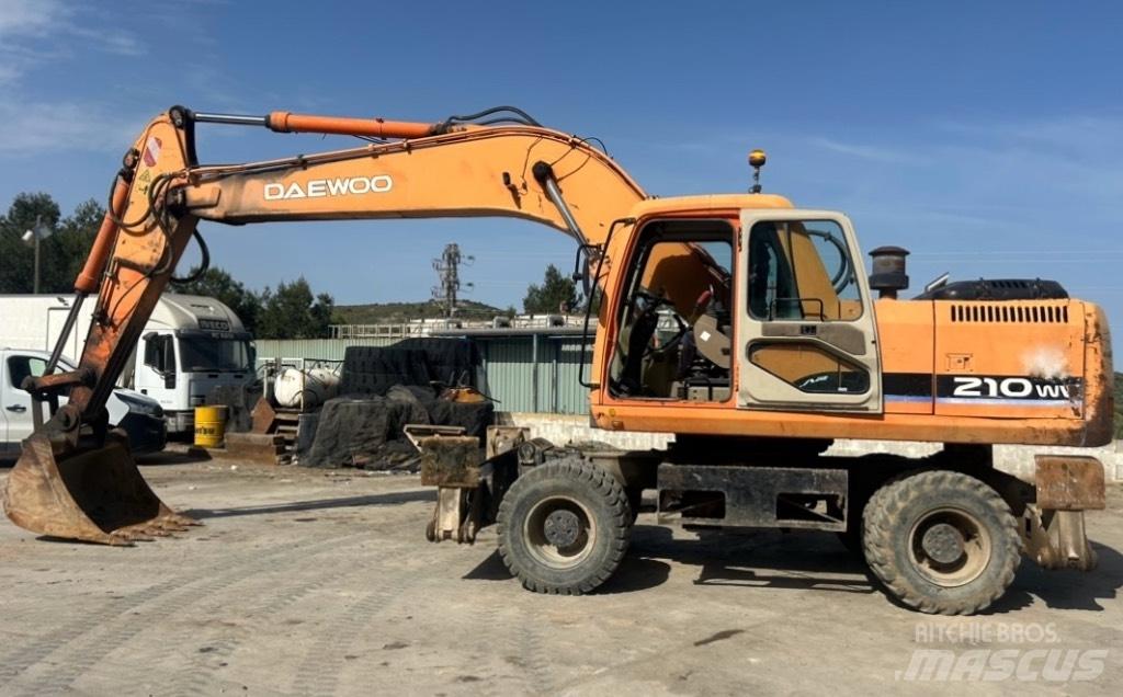 Daewoo Solar 210 W V Колесни екскаватори
