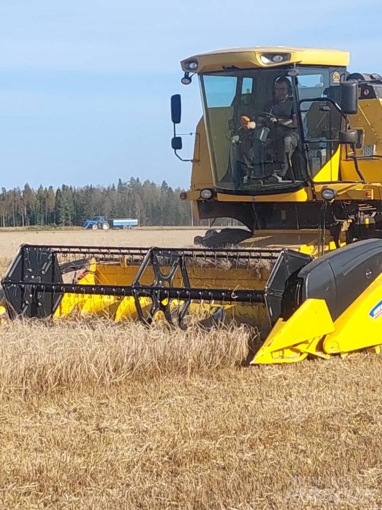 New Holland TC 5050 Комбайни