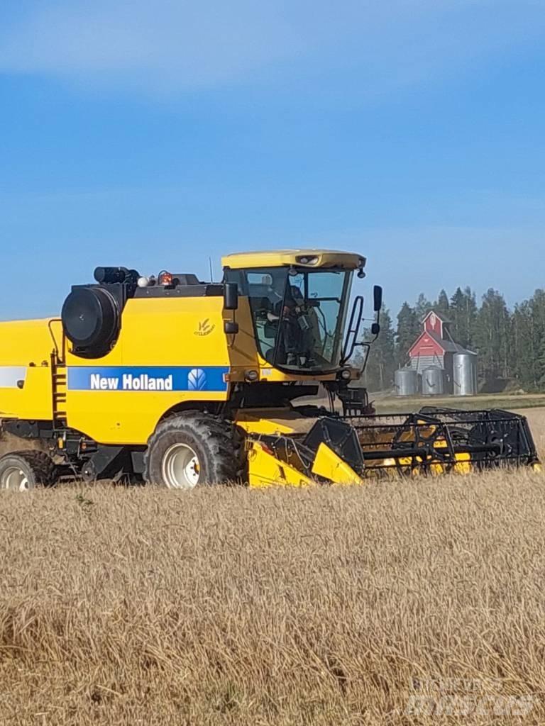 New Holland TC 5050 Комбайни