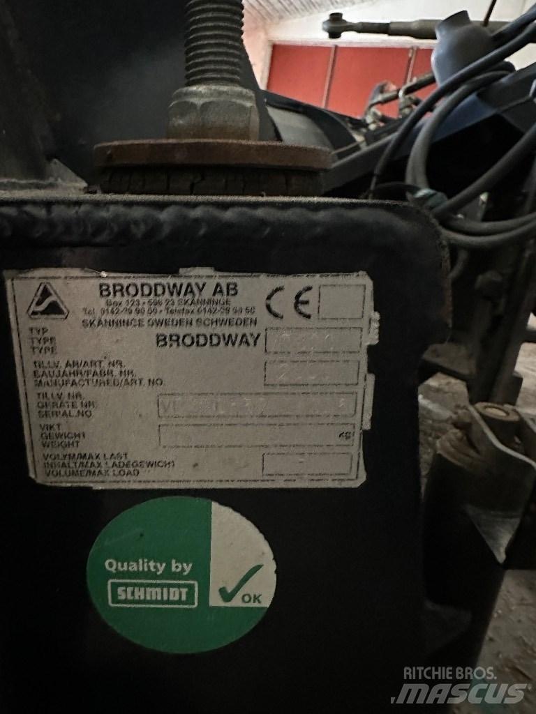Gradmeko 320 v Снегочистачки
