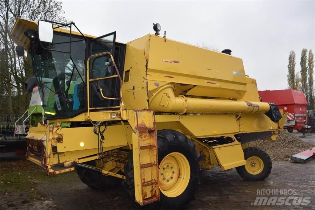 New Holland TF 42 Комбайни