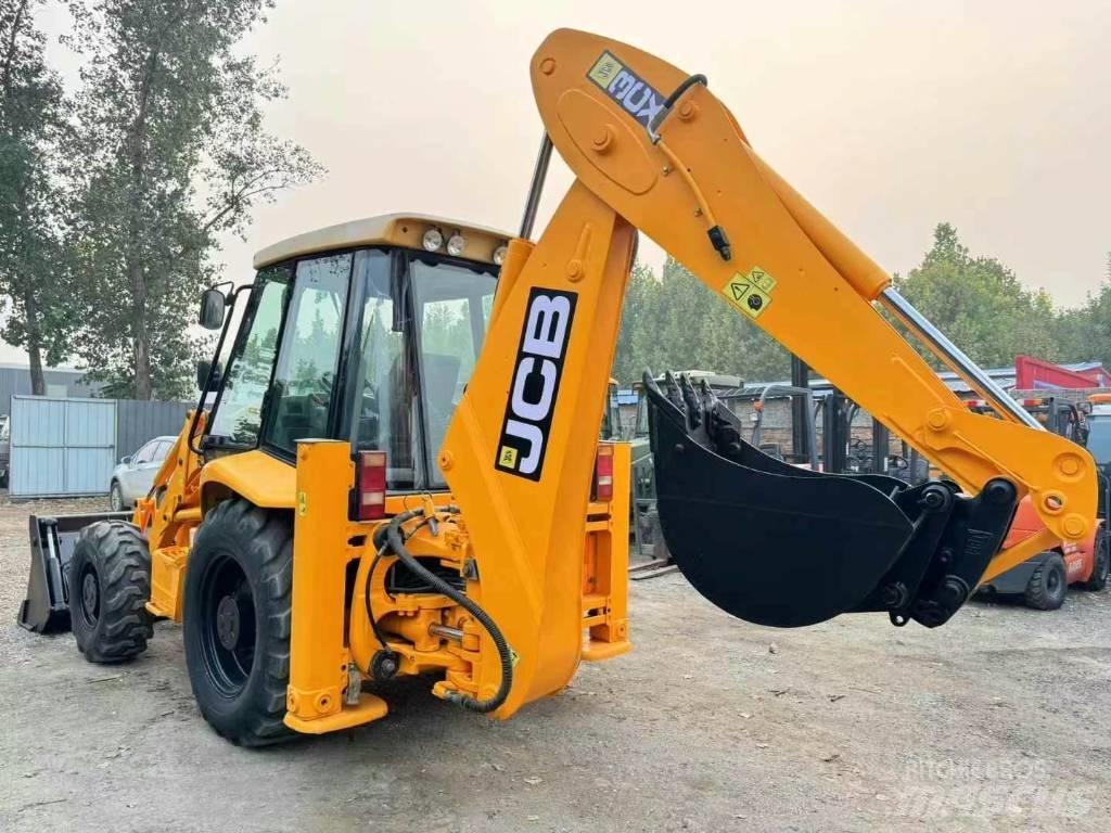 JCB 3 CX Товарач със заден ексватор