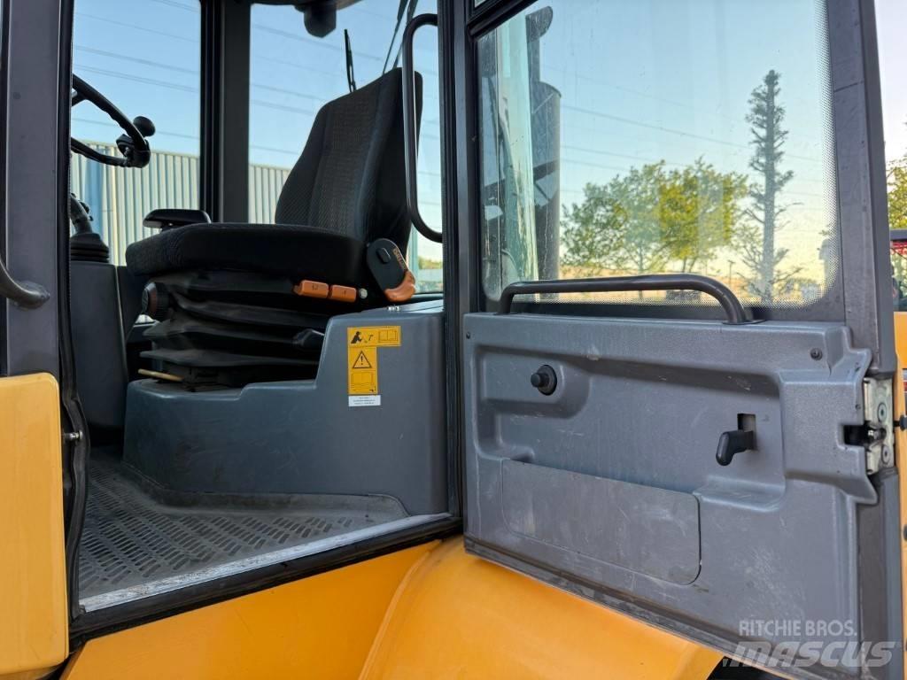Volvo L 40 B TPS Колесни товарачи