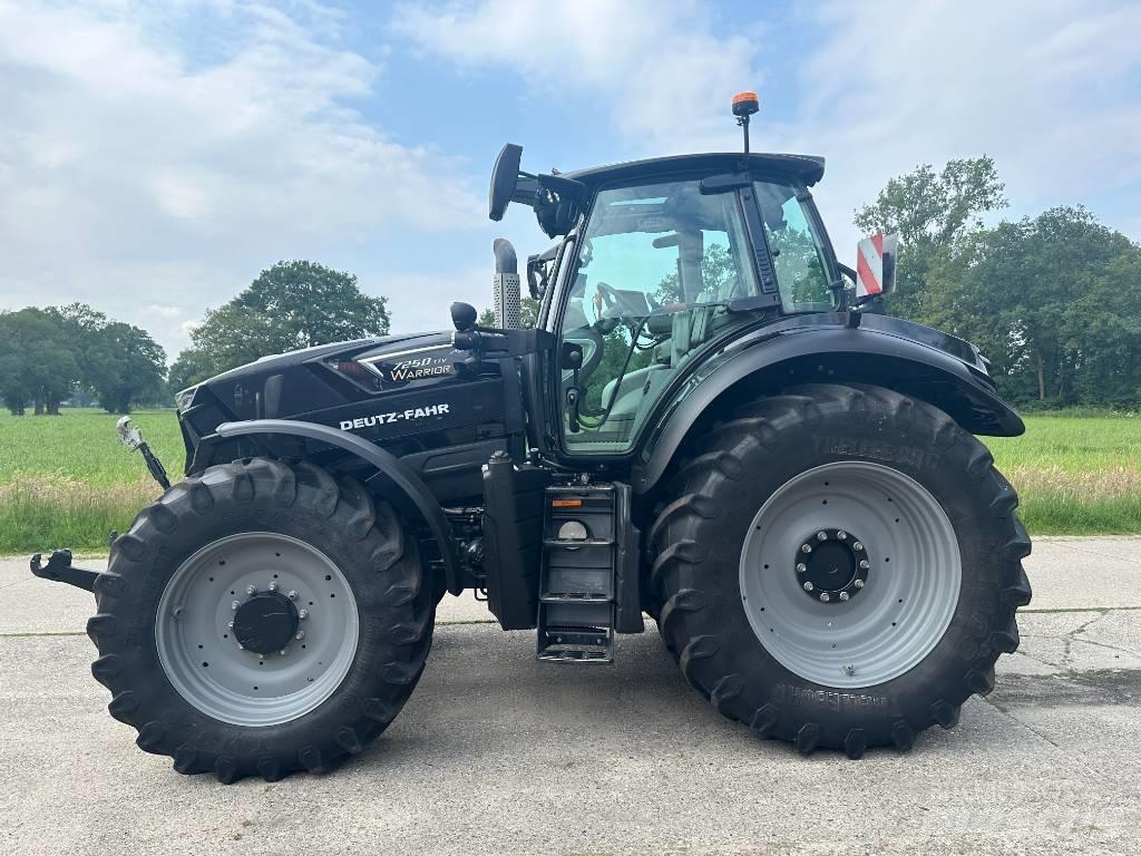 Deutz-Fahr 7250 Трактори