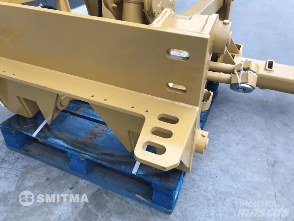 CAT 120H Скарификатор