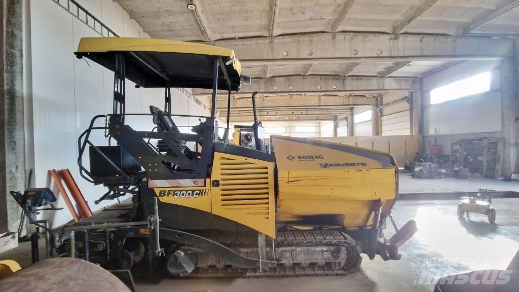 Bomag BF 300 Машини за асфалт
