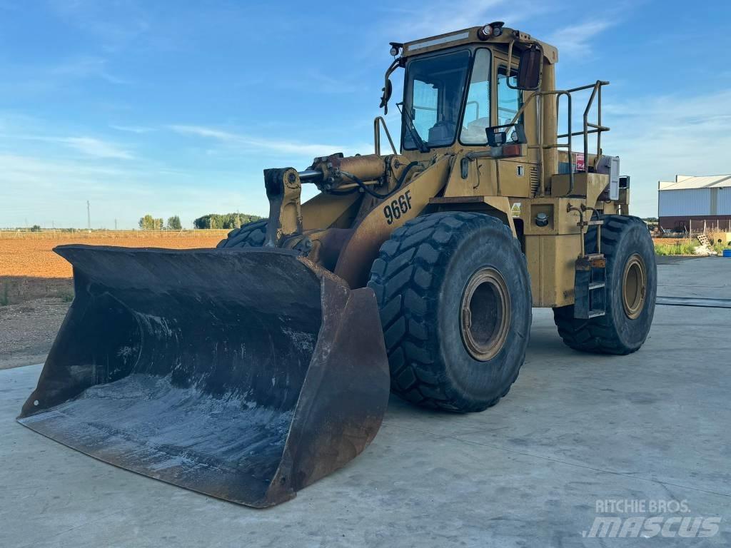 CAT 966 F Колесни товарачи