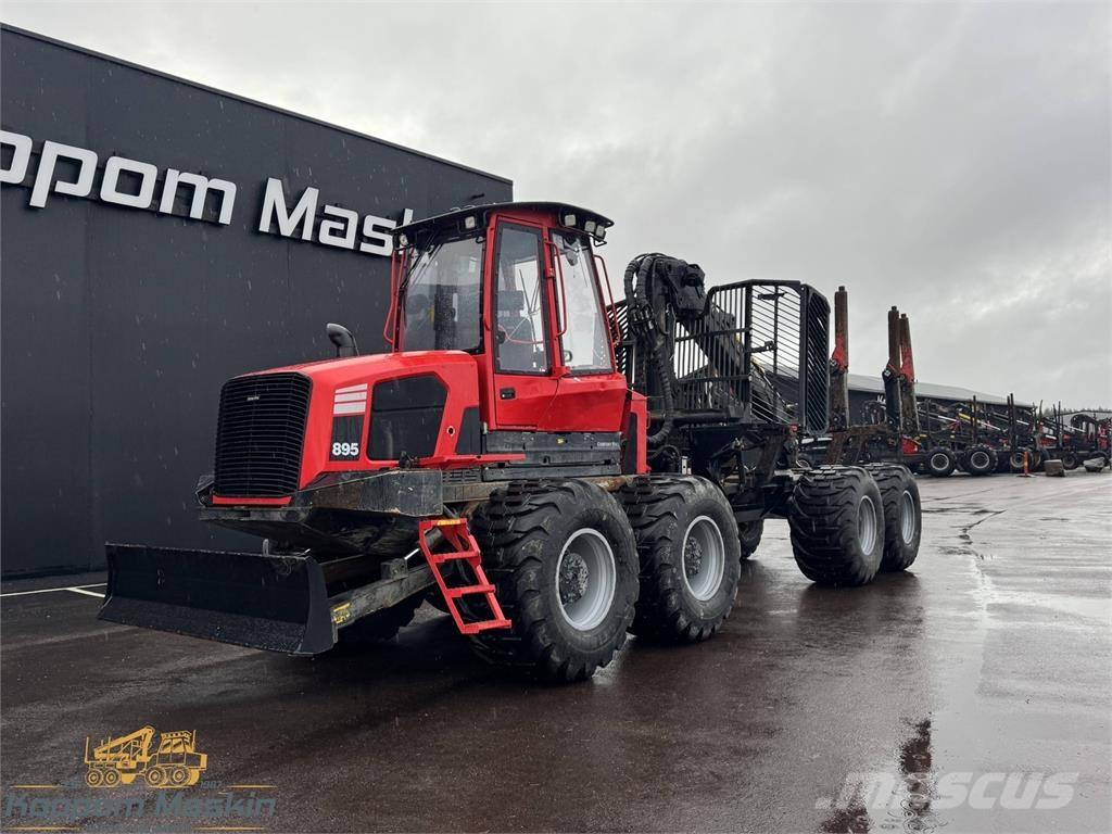 Komatsu 895 Форуардери