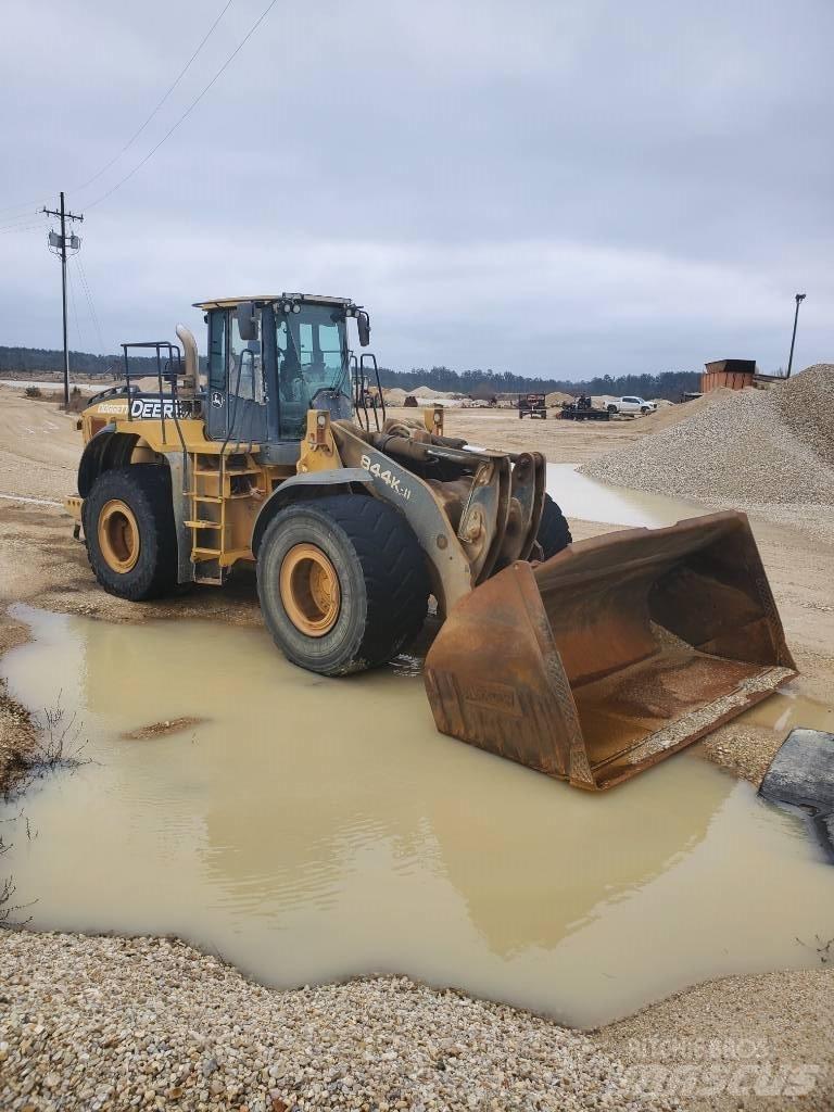John Deere 844 K Колесни товарачи
