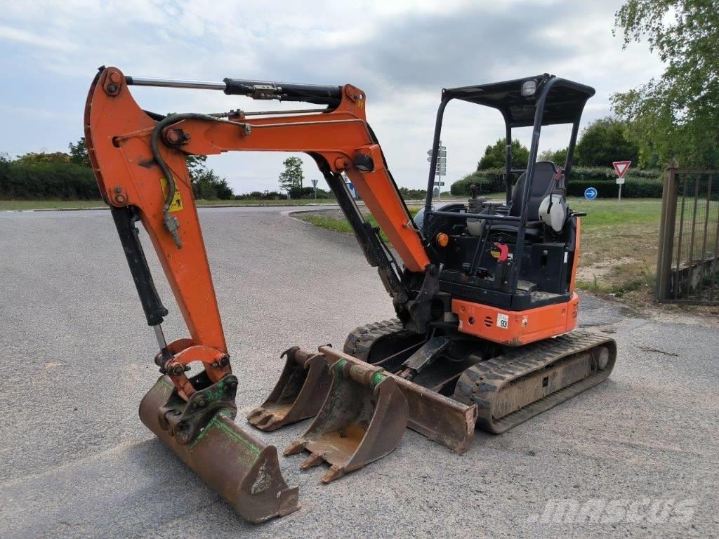 Hitachi ZX 26 U-5A Мини екскаватори < 7 т