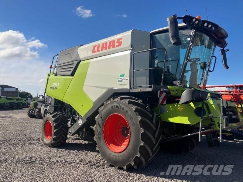 CLAAS TRION 750 Комбайни