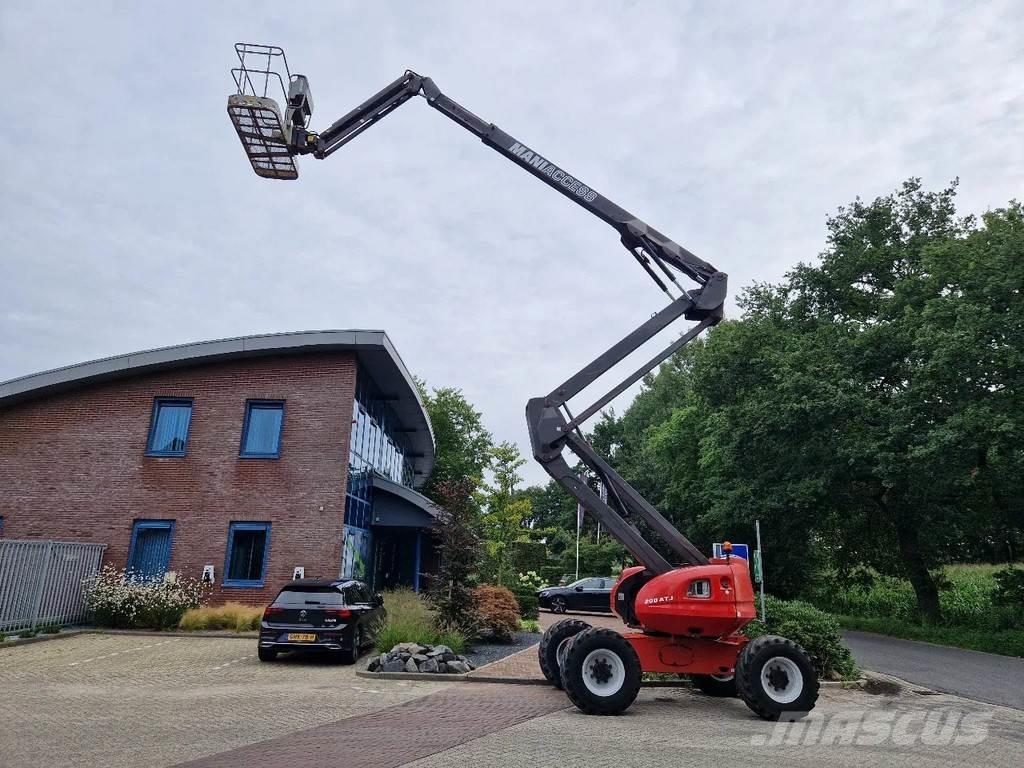 Manitou 200 ATJ Съчленени стрелови подемници
