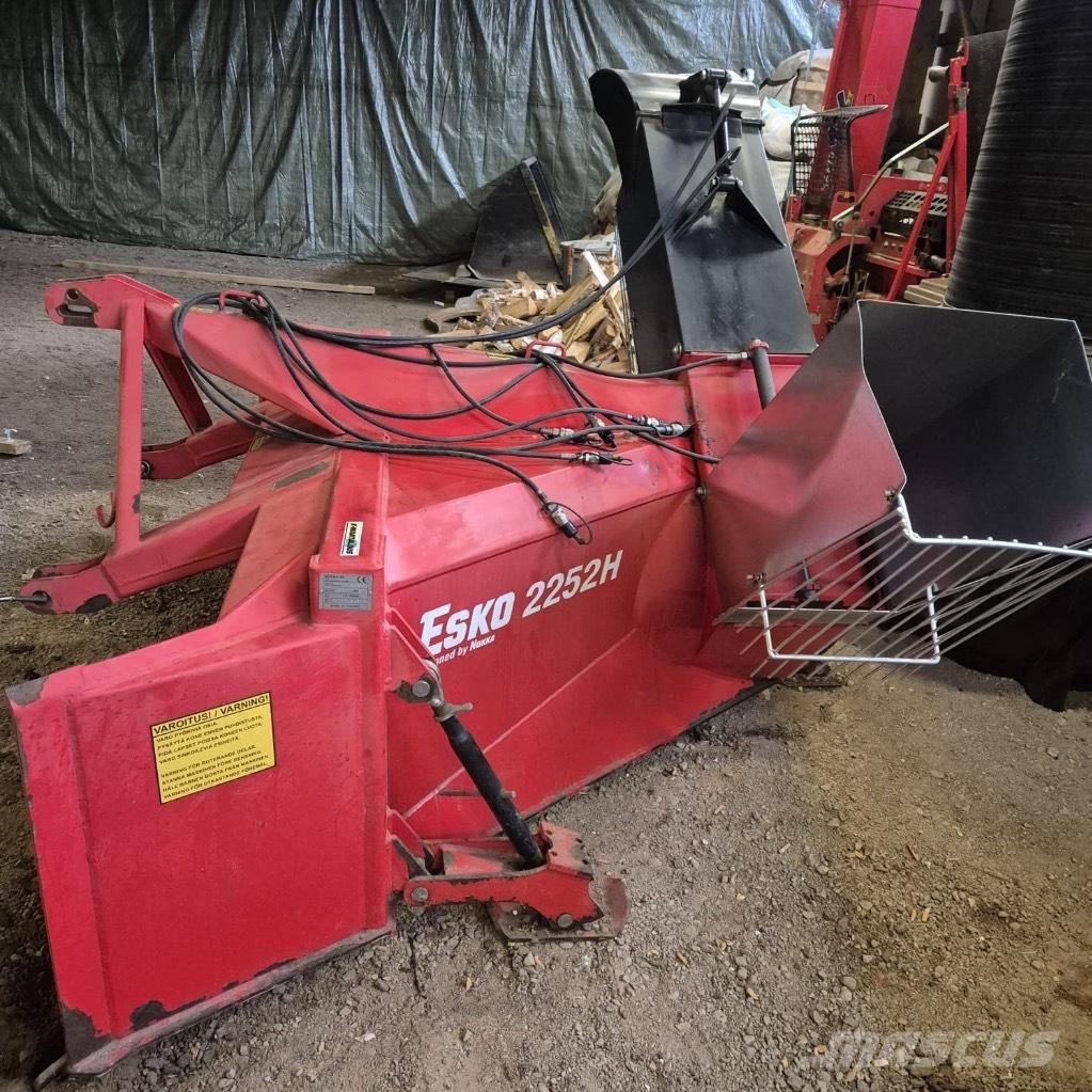 Esko 2252 H Снегохвъргачки
