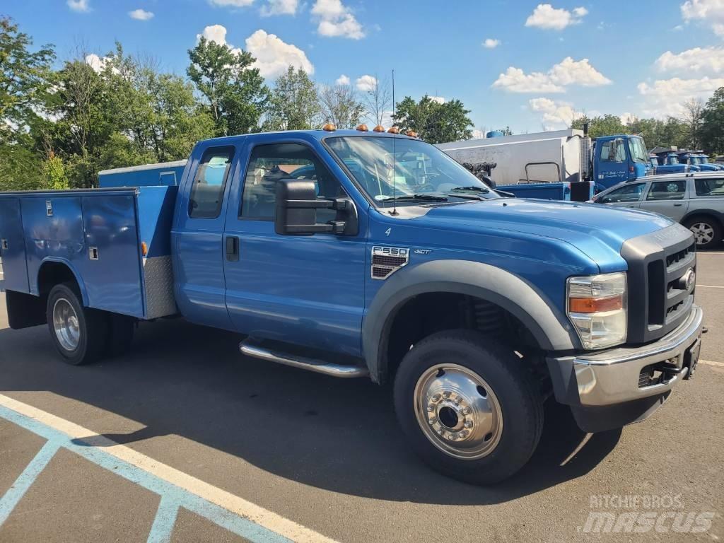 Ford F 550 XL Общински/универсални превозни средства
