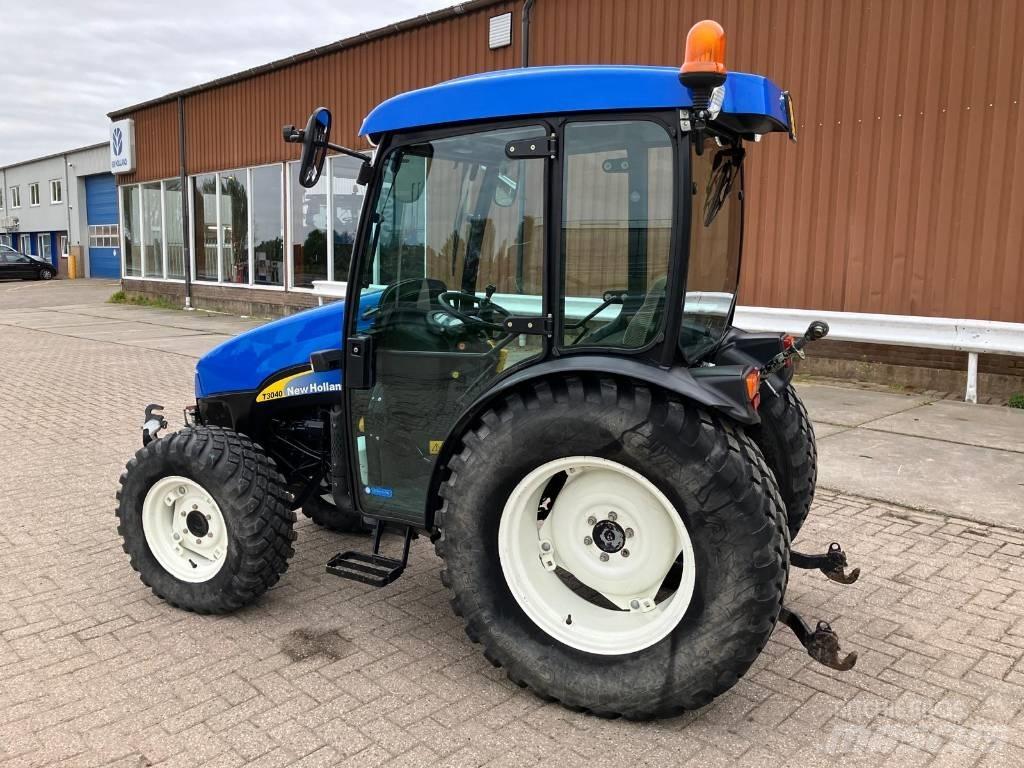 New Holland 3040 Трактори