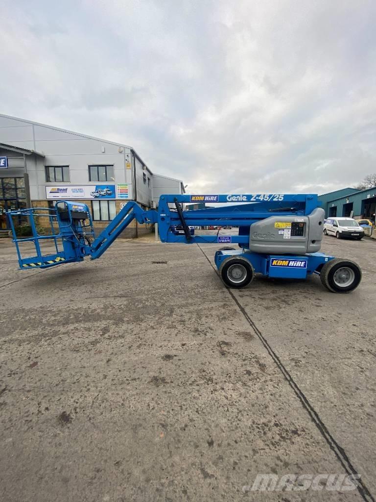 Genie Z 45/25 J Съчленени стрелови подемници