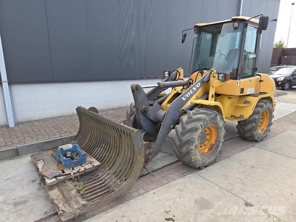 Volvo L 30 B Колесни товарачи
