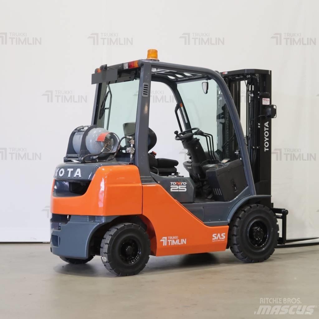 Toyota 02-8FGF25 Камиони с АГУ