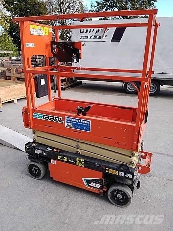 JLG ES 1330 L Ножични работни платформи
