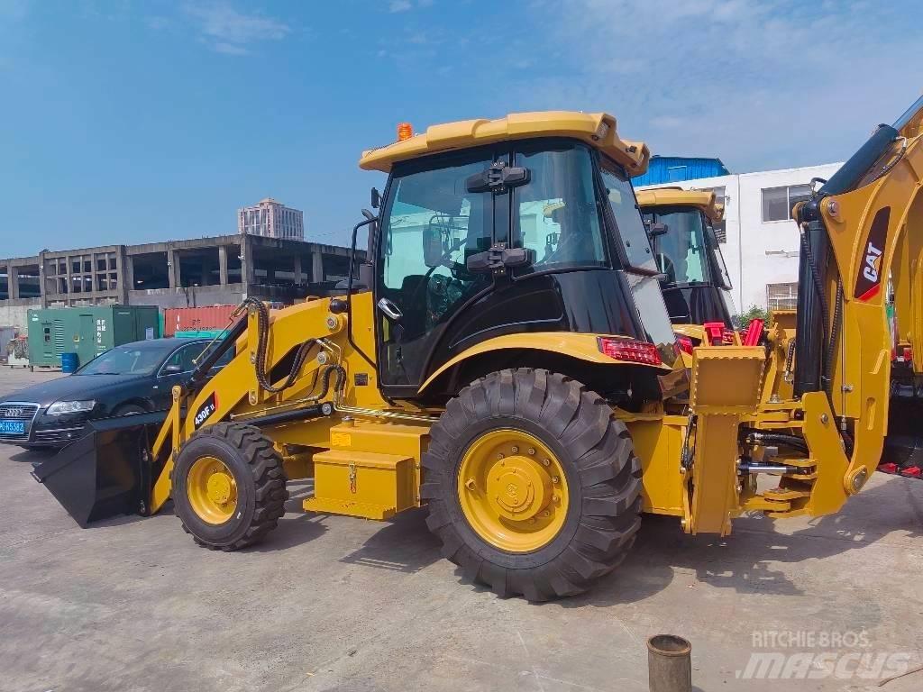 CAT 430 F Товарач със заден ексватор
