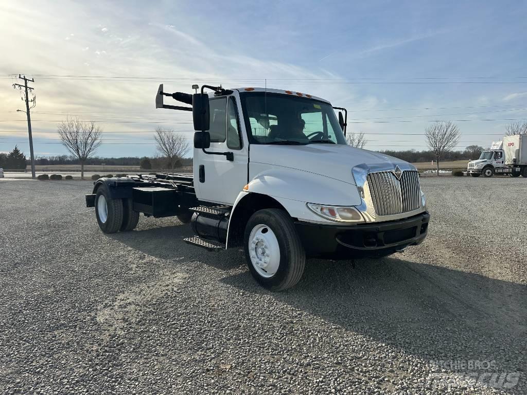 International 4400 Камиони за отпадъци