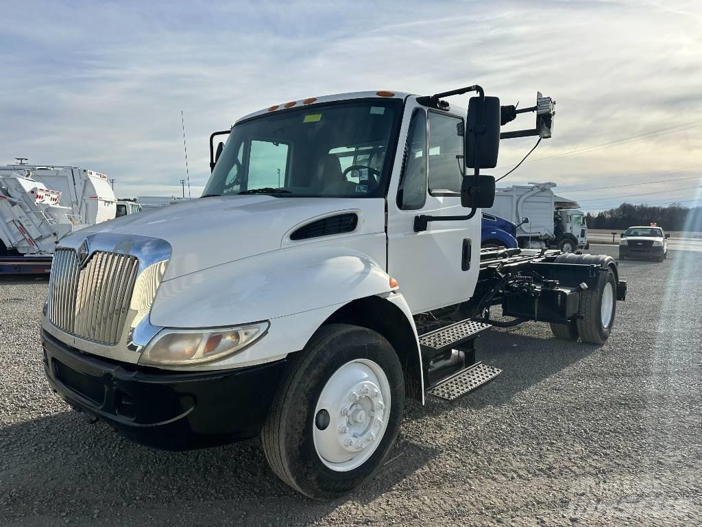 International 4400 Камиони за отпадъци