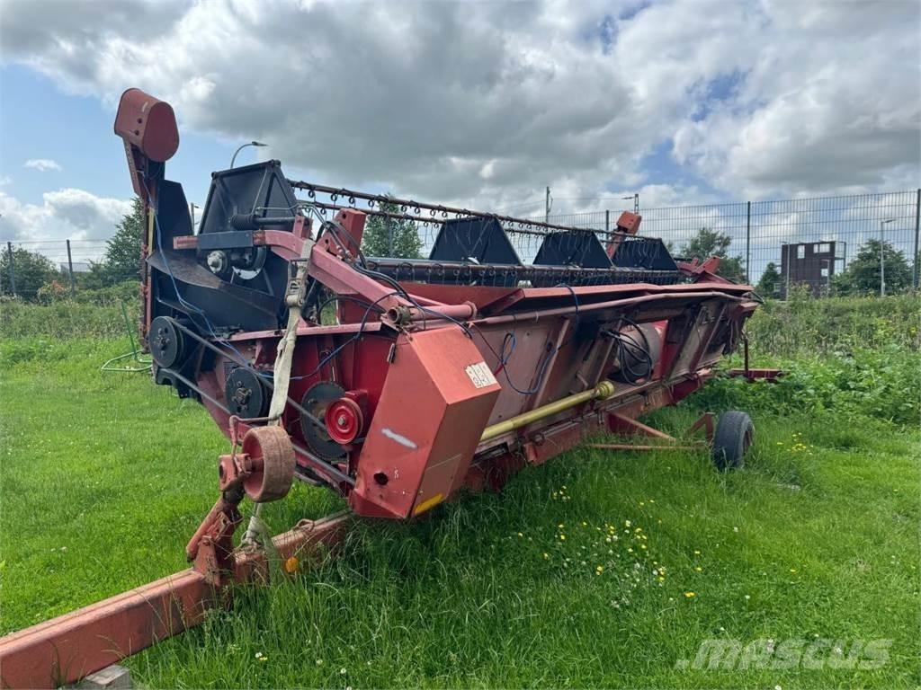 Case IH 1680 Axial Комбайни