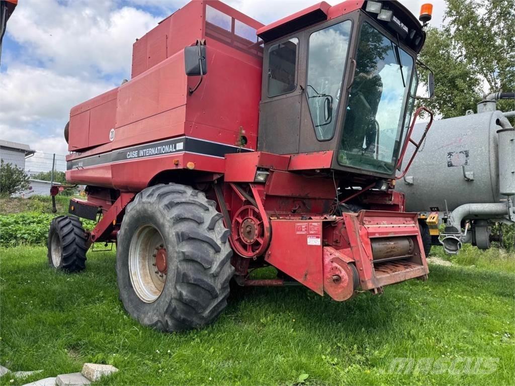 Case IH 1680 Axial Комбайни