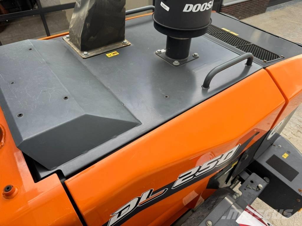 Doosan DL 250-7 Колесни товарачи