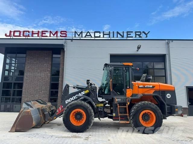 Doosan DL 250-7 Колесни товарачи