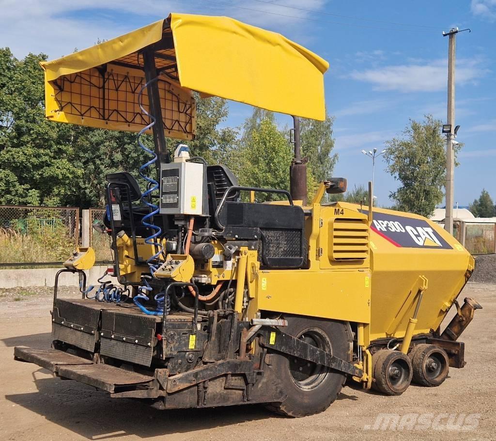 CAT AP300 Машини за асфалт