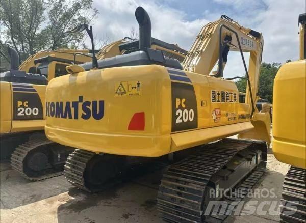 Komatsu PC 200 Средни екскаватори 7т - 12т