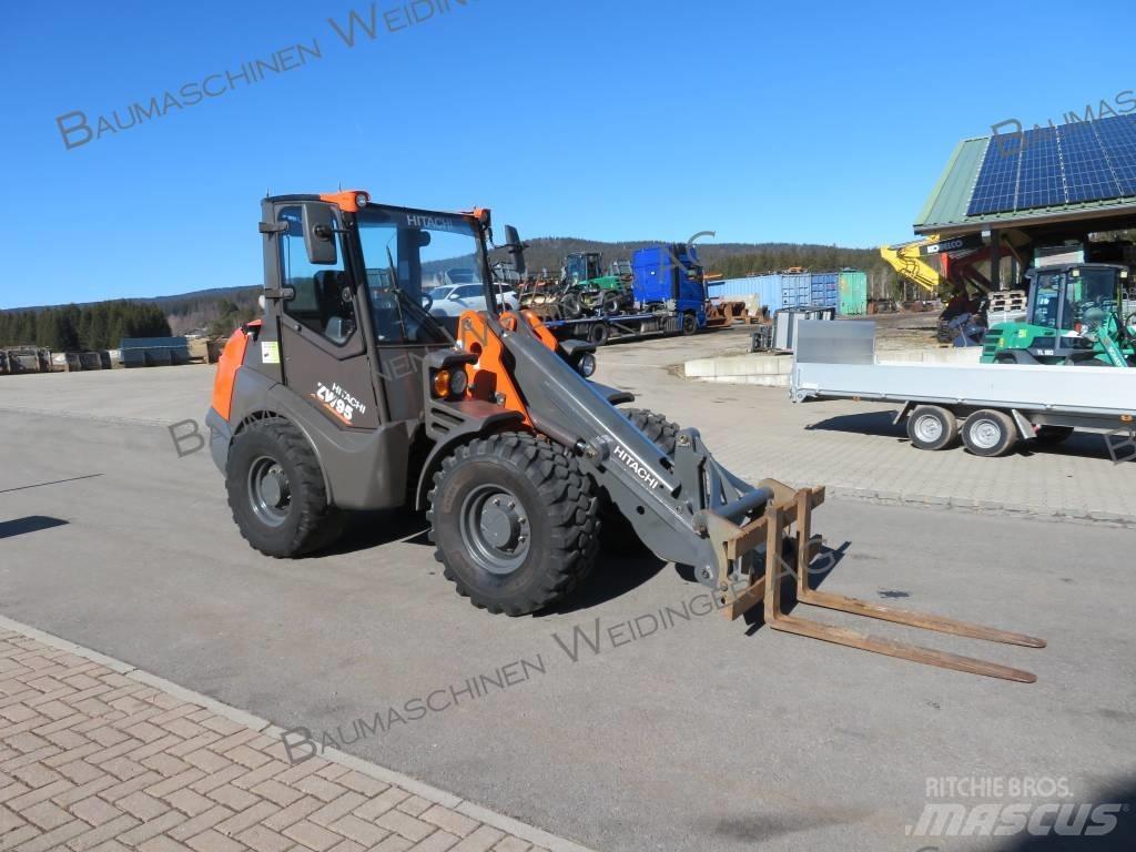 Hitachi ZW 95 Колесни товарачи